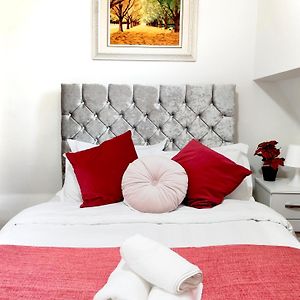 Tower Bridge Roomzzzz Bnb